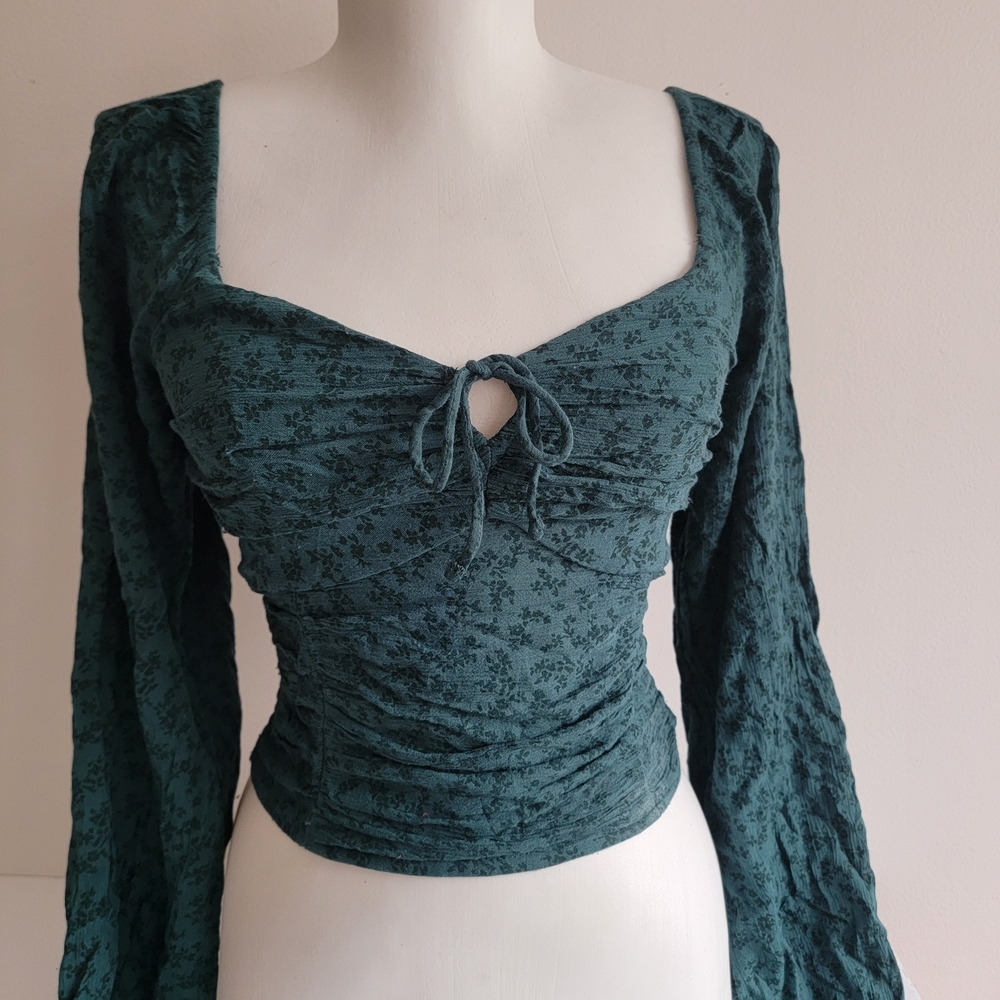 Hollister Jewel Green Ditsy Floral Ruched Long-Sleeve Tie-Front Top S Babydoll
